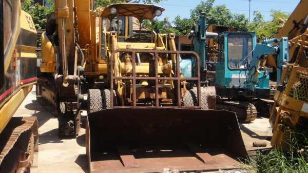 ีรถตัก TMC S022 (6 ตัน) ล้อยาง