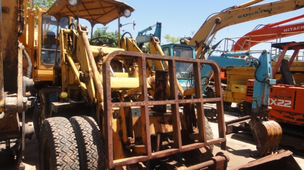 ีรถตัก TMC S022 (6 ตัน) ล้อยาง