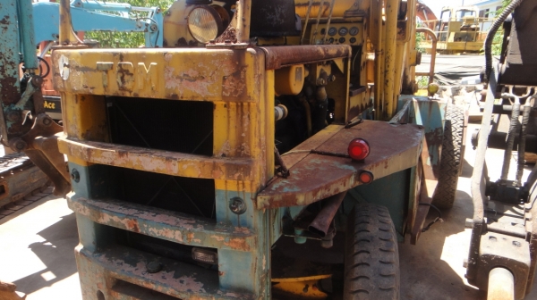 ีรถตัก TMC S022 (6 ตัน) ล้อยาง