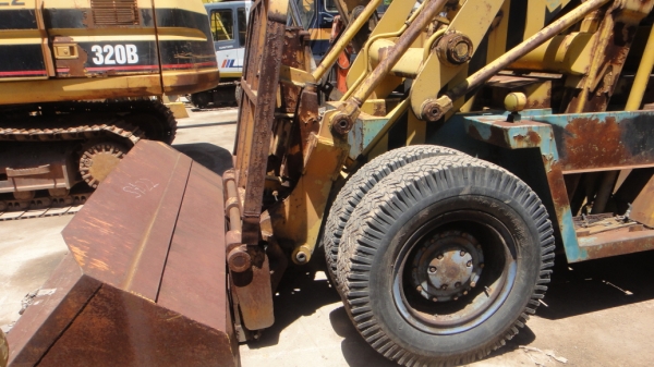 ีรถตัก TMC S022 (6 ตัน) ล้อยาง