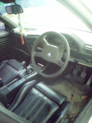 ขายซากรถ BMW316i หรือ แยกเป็นอะไหร่ก็ได้