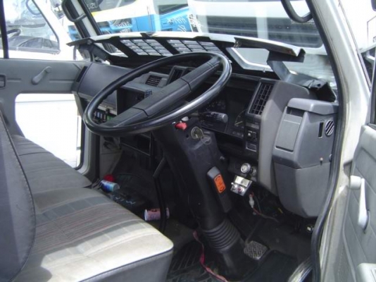 ขายด่วน หัวเก๋ง  อีซูซุ  NKR 110 หัวเล็ก