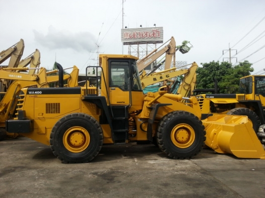 รถตักล้อยาง WA400-3E รถนำเข้าจากญี่ปุ่น  ตรวจเช็คสภาพเรียบร้อยแล้ว พร้อมใช้งาน  โทร.081-373-0559