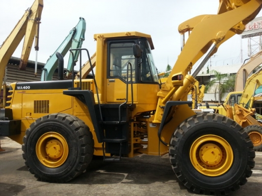 รถตักล้อยาง WA400-3E รถนำเข้าจากญี่ปุ่น  ตรวจเช็คสภาพเรียบร้อยแล้ว พร้อมใช้งาน  โทร.081-373-0559