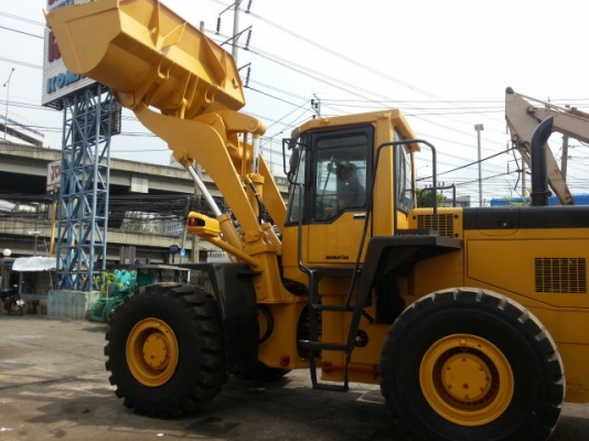 รถตักล้อยาง WA400-3E รถนำเข้าจากญี่ปุ่น  ตรวจเช็คสภาพเรียบร้อยแล้ว พร้อมใช้งาน  โทร.081-373-0559