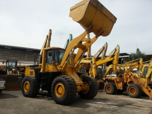 รถตักล้อยาง WA400-3E รถนำเข้าจากญี่ปุ่น  ตรวจเช็คสภาพเรียบร้อยแล้ว พร้อมใช้งาน  โทร.081-373-0559