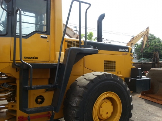 รถตักล้อยาง WA400-3E รถนำเข้าจากญี่ปุ่น  ตรวจเช็คสภาพเรียบร้อยแล้ว พร้อมใช้งาน  โทร.081-373-0559