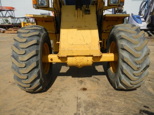 รถตักล้อยาง WA150-1-30426  สภาพสวย  ชั่วโมงน้อย  รถนำเข้าจากญี่ปุ่น เพิ่งเดินทางมาถึงไทยแล้วเมื่อเร็ว ๆ นี้  โทร.081-373-0559