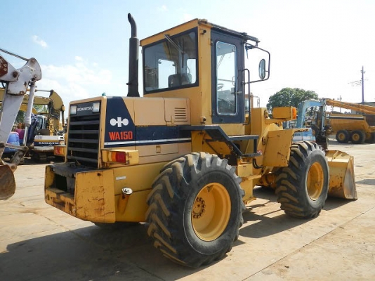 รถตักล้อยาง WA150-1-30426  สภาพสวย  ชั่วโมงน้อย  รถนำเข้าจากญี่ปุ่น เพิ่งเดินทางมาถึงไทยแล้วเมื่อเร็ว ๆ นี้  โทร.081-373-0559