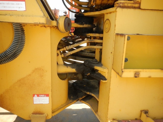 รถตักล้อยาง WA150-1-30426  สภาพสวย  ชั่วโมงน้อย  รถนำเข้าจากญี่ปุ่น เพิ่งเดินทางมาถึงไทยแล้วเมื่อเร็ว ๆ นี้  โทร.081-373-0559