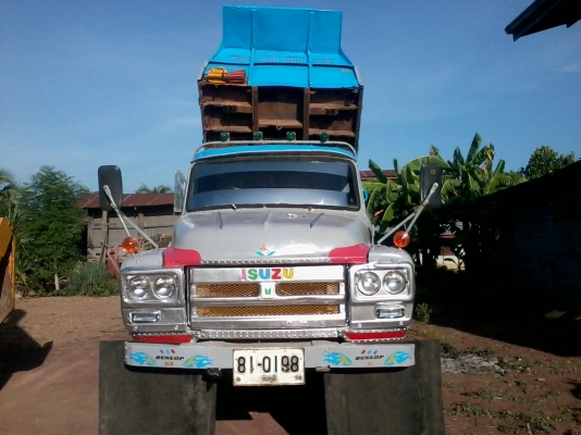 ขายด่วนรถหกล้อหัวยาวดั้ม ISUZU เครื่อง  6BB1 145 แรง  เกียร์ร็อคเสื้อลาย เฟืองท้ายใหญ่ FUSO 10 ตัน คัสซีใหญ่ ไม่บวม ไม่ขาด ไม่เชื่อม รถใช้งานวิ่งดินทุกวัน ราคาต่อรองกันได้