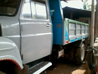 ขายด่วนรถหกล้อหัวยาวดั้ม ISUZU เครื่อง  6BB1 145 แรง  เกียร์ร็อคเสื้อลาย เฟืองท้ายใหญ่ FUSO 10 ตัน คัสซีใหญ่ ไม่บวม ไม่ขาด ไม่เชื่อม รถใช้งานวิ่งดินทุกวัน ราคาต่อรองกันได้