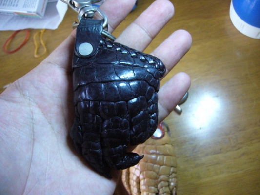 พวงกุญแจ (หนังจระเข้แท้)- เอาไปฝากเพื่อน/พ่อ/สวยมาก พวงกุญแจ (หนังจระเข้แท้)- เอาไปฝากเพื่อน/พ่อ/สวยมาก