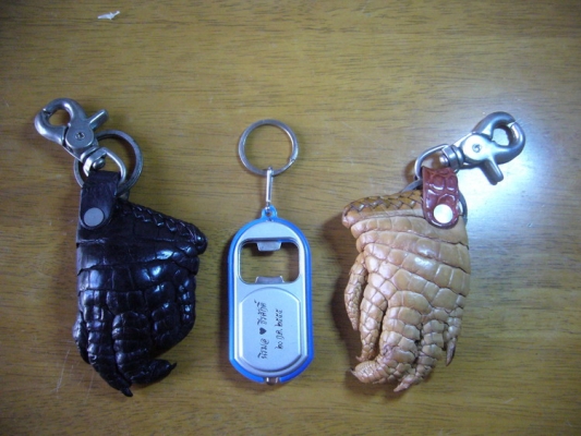 พวงกุญแจ  (หนังจระเข้แท้)- เอาไปฝากเพื่อน/พ่อ/สวยมาก