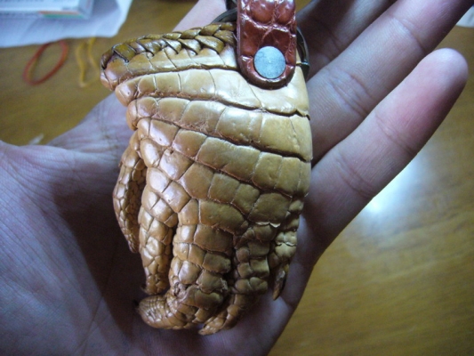 พวงกุญแจ (หนังจระเข้แท้)- เอาไปฝากเพื่อน/พ่อ/สวยมาก พวงกุญแจ (หนังจระเข้แท้)- เอาไปฝากเพื่อน/พ่อ/สวยมาก