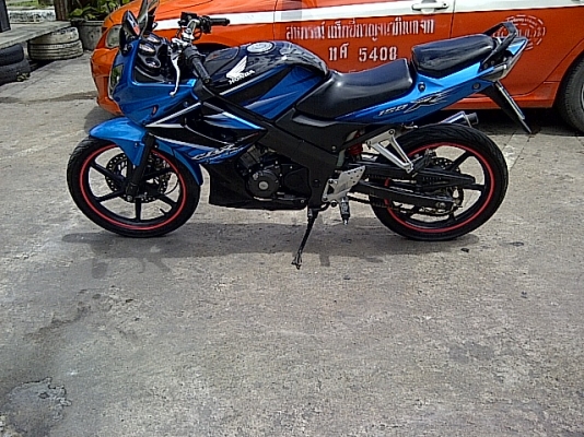 CBR150Rสีดำปี51ไมล์เหลืองสวิงอามดำโฉมสุดท้าย CBR150Rสีดำปี51ไมล์เหลืองสวิงอามดำโฉมสุดท้าย