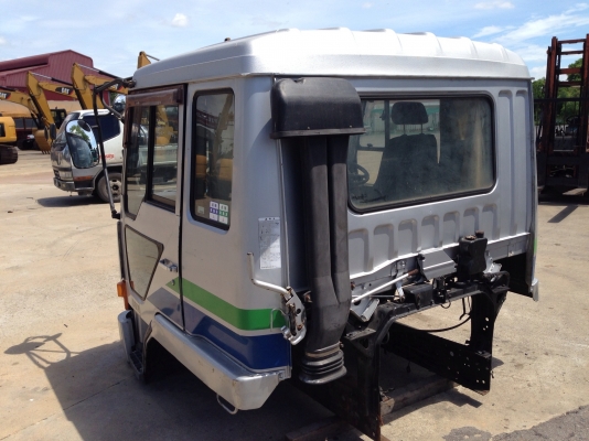 หัวเก๋ง MITSUBISHI FUSO  D951