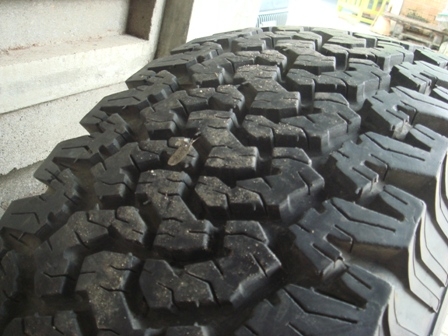 กะทะโครเมี่ยม usa 15 x 8 นิ้วลึกๆพร้อมยาง bf all 32ดอกเต็ม ยางปีเก่าแล้ว 2500 บาท