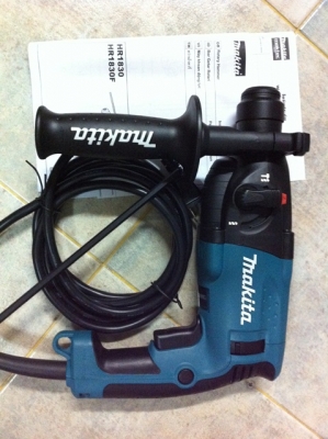 ขาย สว่านโรตารี่ Makita HR1830 (440w.) ราคาถูกมาก เหลือชุดเดียวแล้วนะคะ ราคานี้