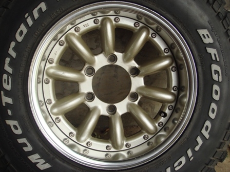 แม๊กกล้วย 15x 7 off ลบ 15 นิ้ว สวยเดิม พร้อมยาง bf mud 30 ยาง ปี เก่า 3800 บาท แม๊กกล้วย 15x 7 off ลบ 15 นิ้ว สวยเดิม พร้อมยาง bf mud 30 ยาง ปี เก่า 3800 บาท