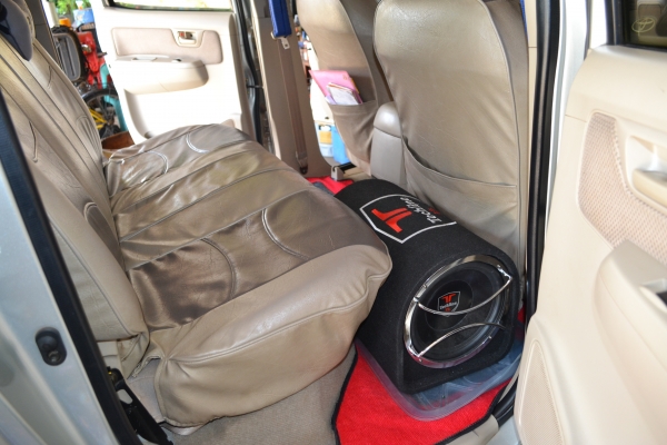 ขายตู้ลำโพง บาซูก้า 10 นิ้วpower ในตัว