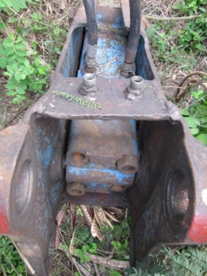 ขาย-หัวกระแทก สำหรับ รถขุด แบคโฮ PC 40-60 มือสองเก่าญี่ปุ่น สภาพสมบูรณ์พร้อมใช้งาน เพียง 55,000 บาท ขาย-หัวกระแทก สำหรับ รถขุด แบคโฮ PC 40-60 มือสองเก่าญี่ปุ่น สภาพสมบูรณ์พร้อมใช้งาน เพียง 55,000 บาท