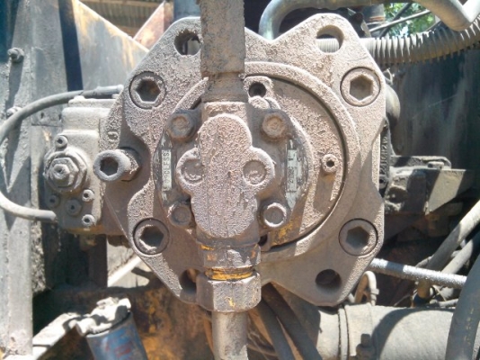 ขายรถขุดโกเบ200 ใช้งานได้ดี