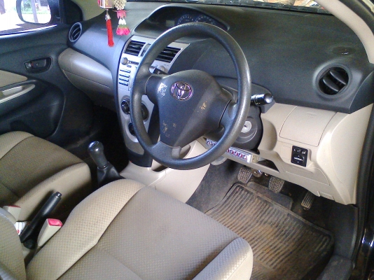 TOYOTA VIOS 1.5E เพาเวอร ไฟฟ้า เอบีเอส เครื่องเสียงเต็ม สเกิรตรอบคัน