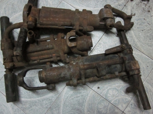 ขายถูกตามสภาพ-หัวแย็กลม เจาะปูน ขนาด 20 kg มี 3 ตัว มือสองเก่าญี่ปุ่น