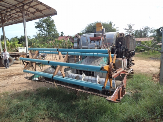 ขายรถเกี่ยวข้าว(ปรับราคาลงอีกครับ)