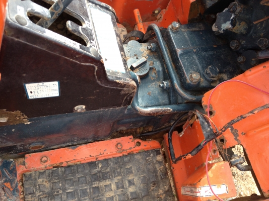 คูโบต้าL2002 4WD ยางดี4เส้น ขายตามสภาพคับ แอ๊ป 088-4267077