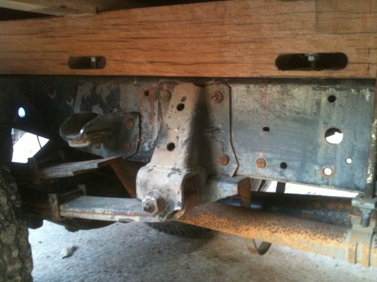 ISUZU. NKR 58 LU5M.  110