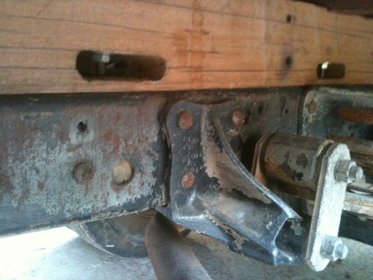 ISUZU. NKR 58 LU5M.  110