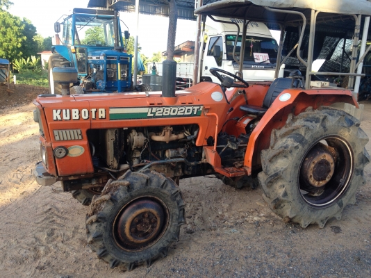 คูโบต้าL2802 4WD พร้อมโรตารี่ เครื่องดี เกียร์ดีคับ ขายตามสภาพคับ แอ๊ป 088-4267077