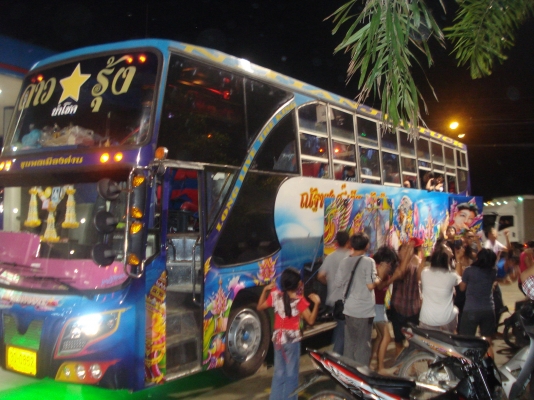 ขายรถบัสเบนช์ เครื่อง ek 100 260 แรง สถาพใหม่ พร้อมใช้งาน