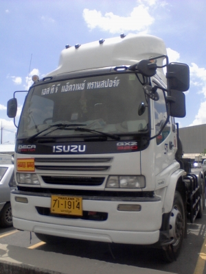 ขายดาวน์ 450,000 บาท รถหัวลาก ISUZU 320 แรงม้า รถสภาพดี พร้อมใช้งาน ขายดาวน์ 450,000 บาท รถหัวลาก ISUZU 320 แรงม้า รถสภาพดี พร้อมใช้งาน