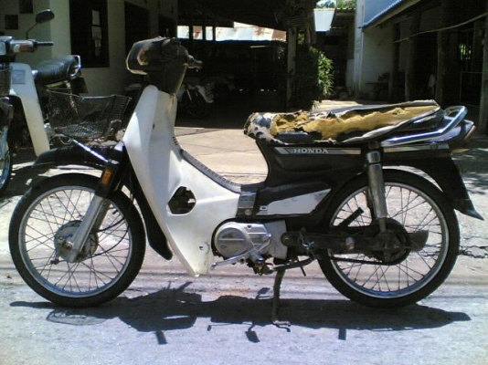 ขายดรีมคุรุสภาเล่มทะเบียนชุดโอนไม่ได้ตามเครื่องพอใช้โครงไม่ผุอะไหร่เดิมติดรถขายตามสภาพ ขาย 6900 บาท