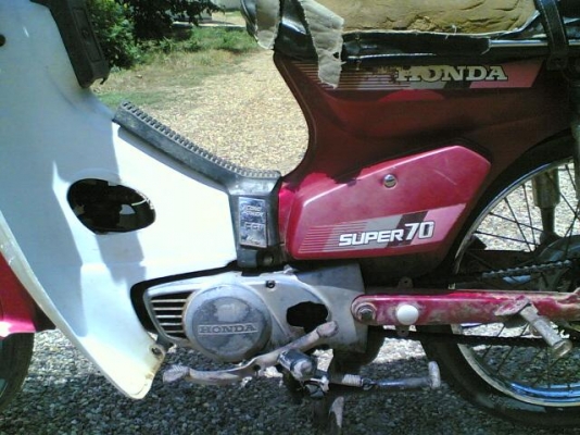 ขาย C700 ทะเบียนพร้อมโอนเครื่องดีอะไหร่เดิมติดรถขายตามสภาพ ขาย 6900 บาท