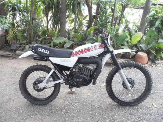 DT125MONOอาร์มเหลี่ยมตัวแต่งสวยๆ