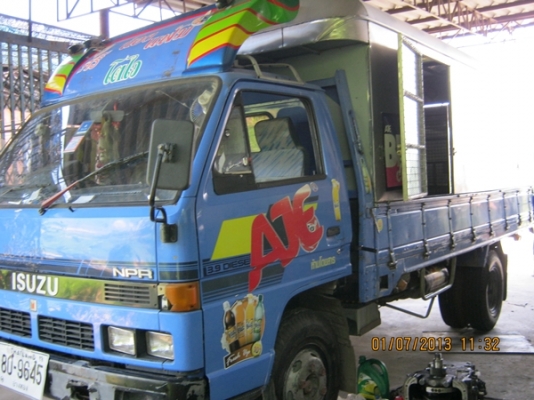 ขายรถบรรทุกหกล้ออีซูซูNPR 115 แรงม้าเครื่องแน่น รถห้างเลขครัชซี 710026