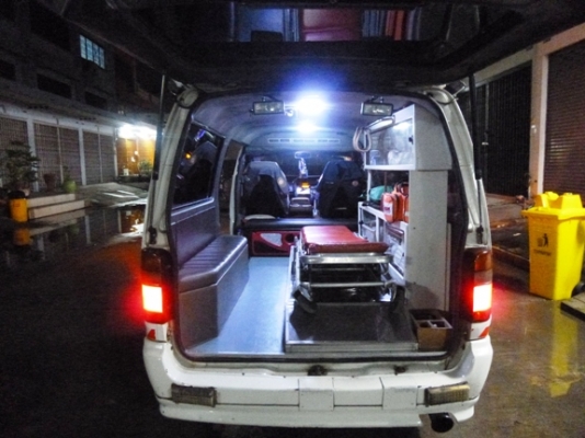 ขายรถตู้พยาบาล toyota 2L 2500 เครื่องเดิม ปี1990