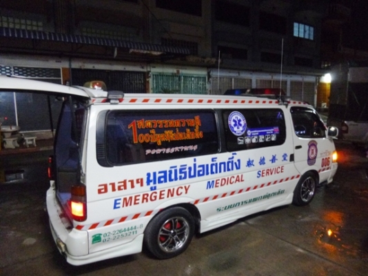 ขายรถตู้พยาบาล toyota 2L 2500 เครื่องเดิม ปี1990