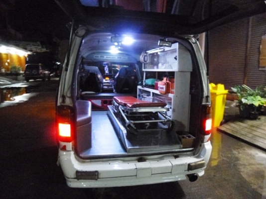 ขายรถตู้พยาบาล toyota 2L 2500 เครื่องเดิม ปี1990