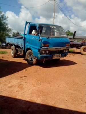 Isuzu Tl85 ทะเบียนขาด5 ปี เคื่องบอตงเล่ม