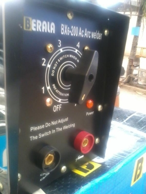 ขายตู้เชื่อมกระเป๋าหิ้ว BERALA BX6- 200แอมป์ Ac Arc Welder รุ่นใช้ดี ราคาไม่แพง ของใหม่ มีอะไหล่ ซ่อมได้ครับ ขายตู้เชื่อมกระเป๋าหิ้ว BERALA BX6- 200แอมป์ Ac Arc Welder รุ่นใช้ดี ราคาไม่แพง ของใหม่ มีอะไหล่ ซ่อมได้ครับ