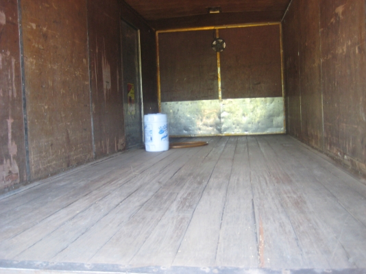 ขายตู้รถบรรทุก 6 ล้อ เป้นตู้แห้งยาว 5.5 m สภาพเยี่ยม ไม่มีผุ