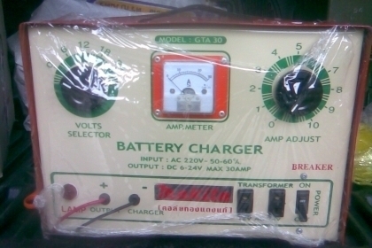 เครื่องชาดแบต 30 แอม ของ makitaขนาด 30 แอมทองแดงแท้ของmakita ทองแดงแท้ครับสภาพใหม่ครับใช้งานยาวครับราคานี้คุ้มมากๆครับ