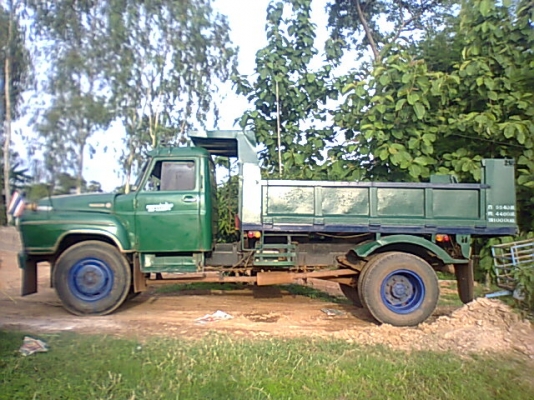 ขาย 6 ล้อหน้ายาวดั้ม เครื่อง 6BD1 165 แรงม้า เฟืองท้าย FUSO คัสซีสวย พวงมาลัยพาวเวอร์ ยางเต็ม ทะเบียนพร้อมโอน