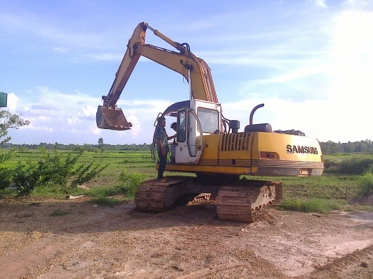 (ลดลาคาอีก)ขาย แบคโฮ sumsung 210 เครื่อง HO6C เทอร์โบว์ ปั้ม K3V เครื่องนิ่มดีมาก โซ่หนา เอวแน่น พร้อมใช้เลยครับ
