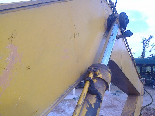 (ลดลาคาอีก)ขาย แบคโฮ sumsung 210 เครื่อง HO6C เทอร์โบว์ ปั้ม K3V เครื่องนิ่มดีมาก โซ่หนา เอวแน่น พร้อมใช้เลยครับ